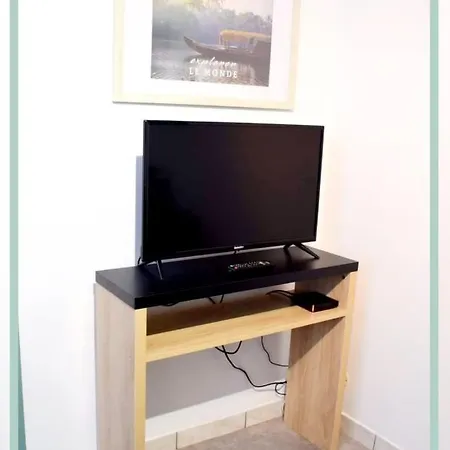 Francois - Superbe T1 - D Au Pied Des Thermes De - Wifi Avec Fibre * Нери-ле-Бен